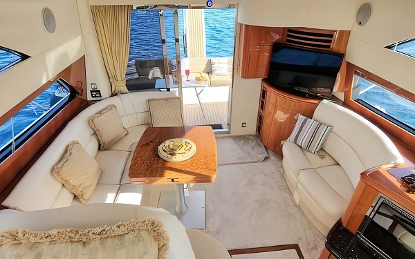 Аренда яхты Fairline Phantom 43 на Миконосе